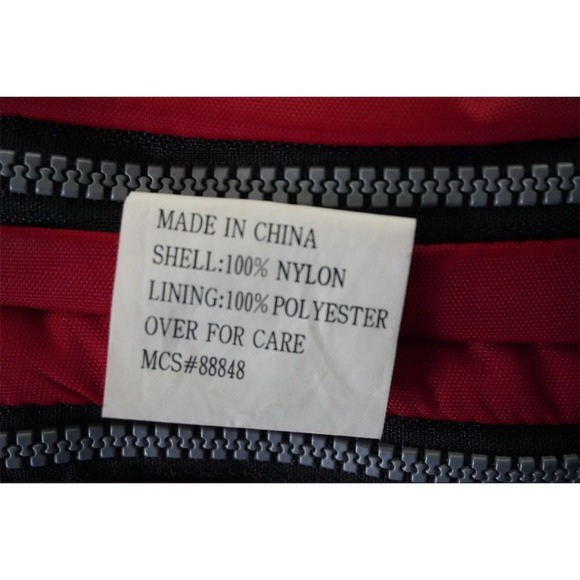 Marlboro Unlimited Red Nylon Drawstring Bag Pouch Travel Gear MCS88848 - Picture 6 of 8